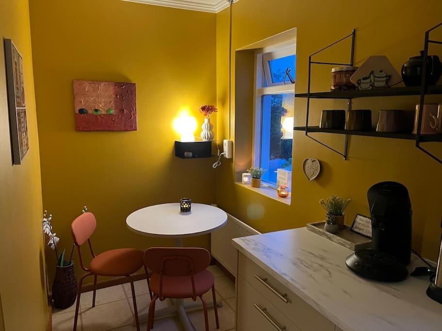 Charming 3 Bedroom Apartment Akureyri Exteriör bild