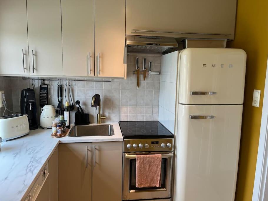 Charming 3 Bedroom Apartment Akureyri Exteriör bild
